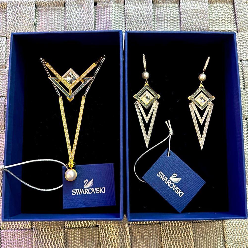 SWAROVSKI Gatsby NWT Pearl Blue & Clear Crystal Necklace & Earring Set